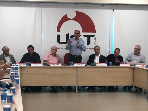Centrais sindicais se reúnem com governo e Gaet